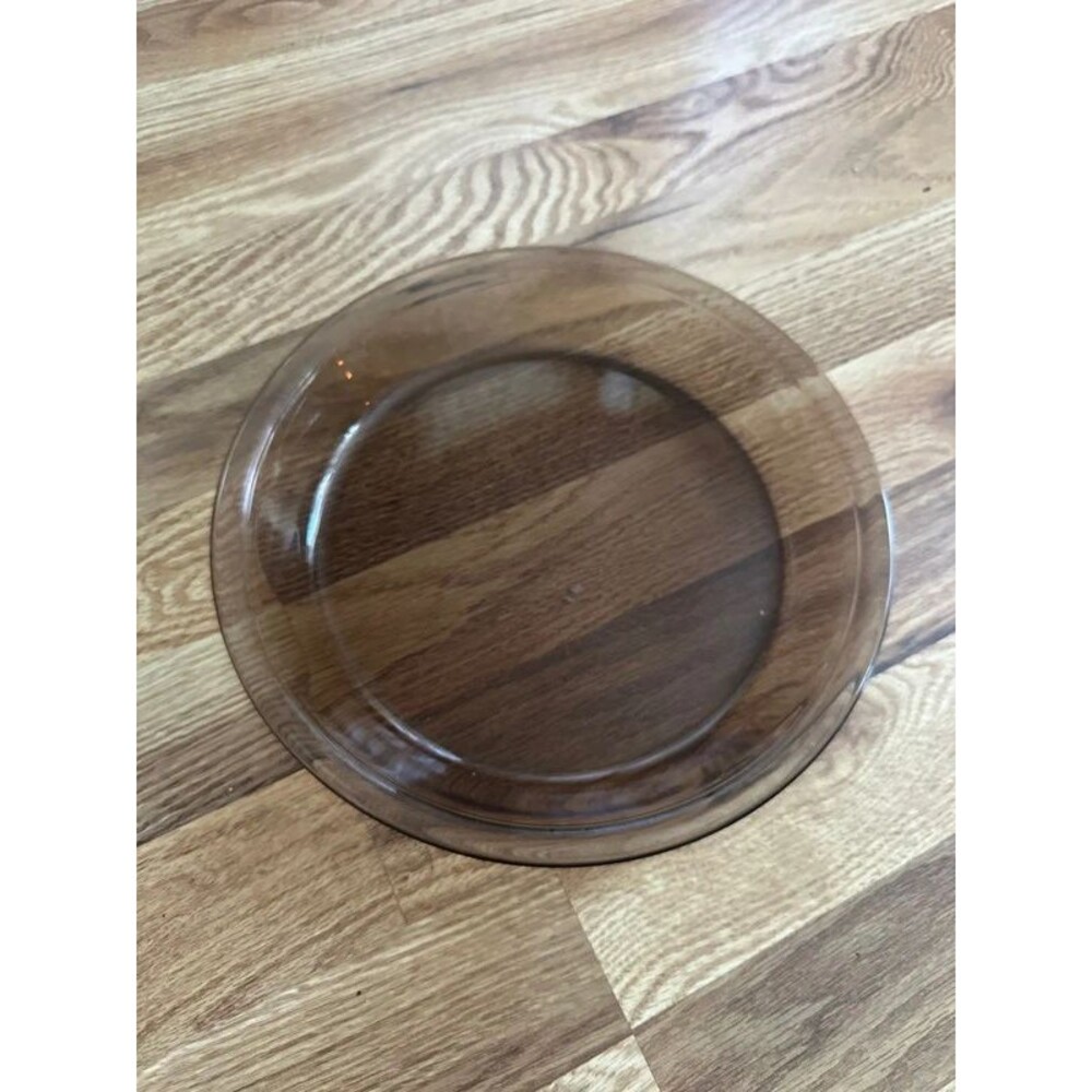 Vintage Amber Pyrex pie plate
